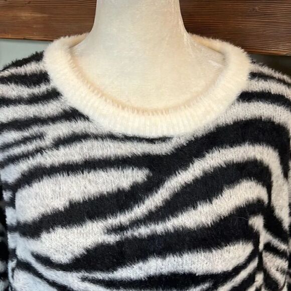 Express Zebra Print Nylon Faux Fur Sweater, M! - Picture 2 of 9